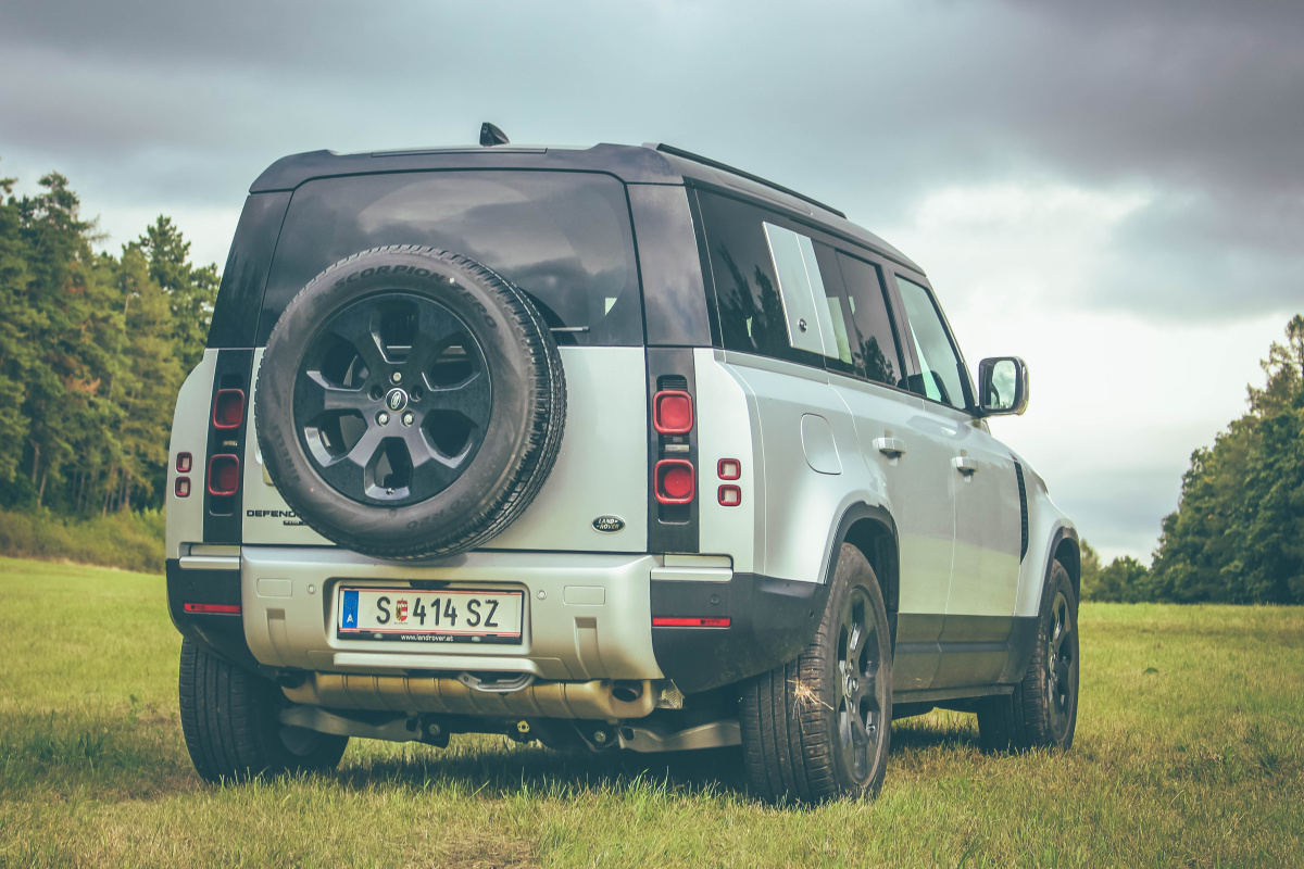 land-rover-defender-13