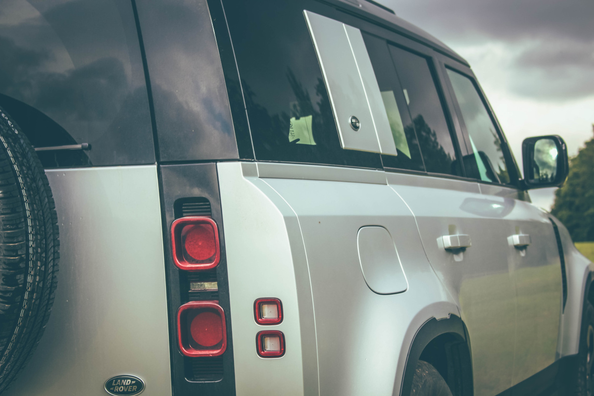 land-rover-defender-14