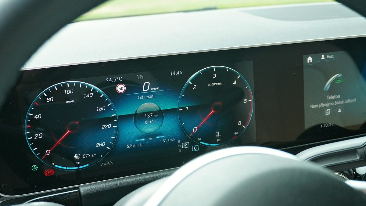 mercedes-benz-gla-2020-18