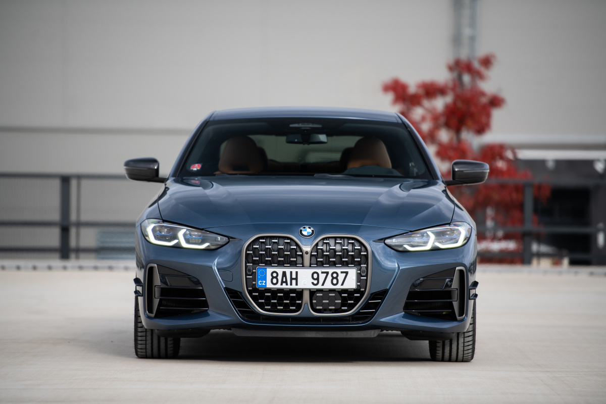 p90406250_highres_bmw-m440i-xdrive-cou