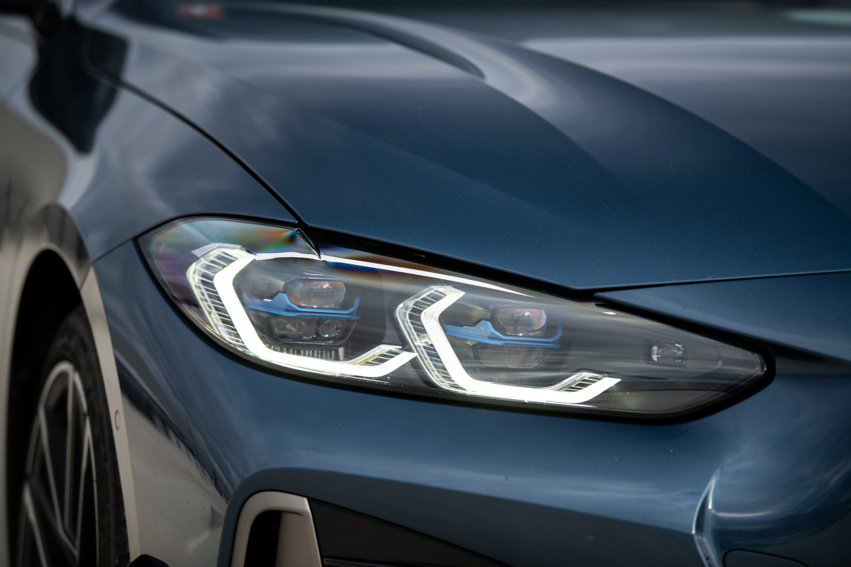 p90406252_highres_bmw-m440i-xdrive-cou