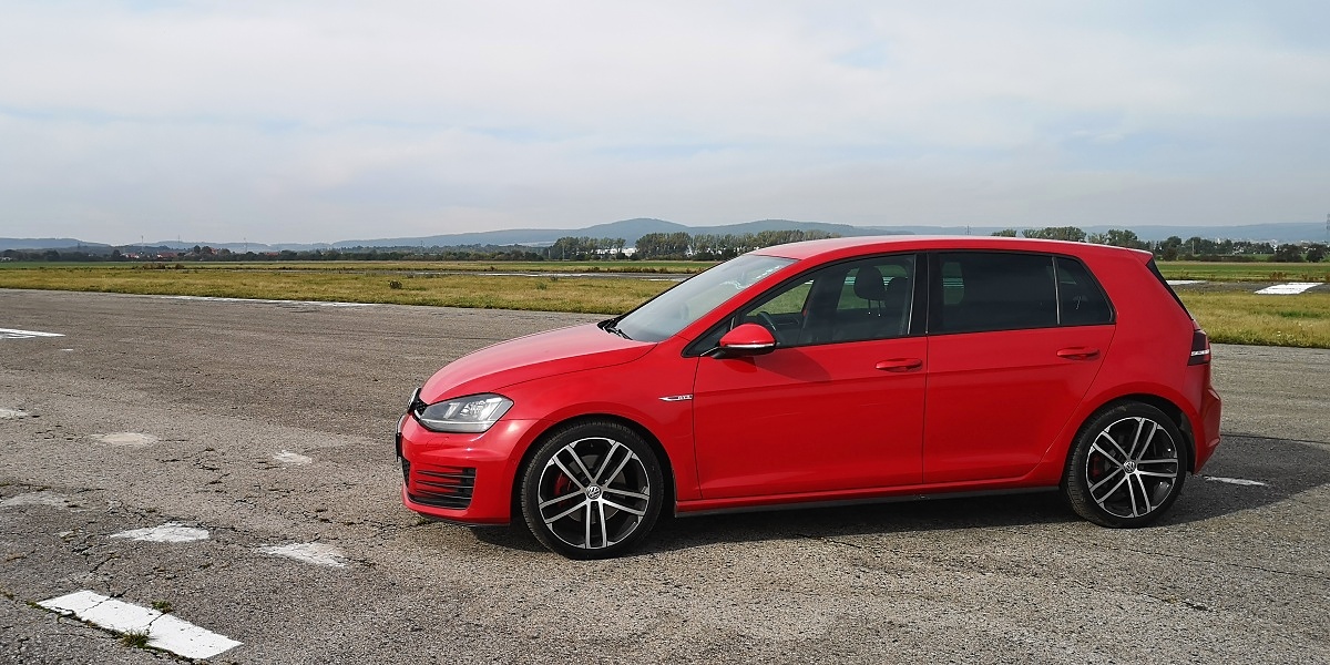 volkswagen-golf-vii-gtd-12