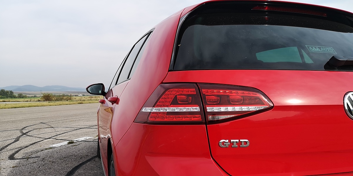 volkswagen-golf-vii-gtd-28