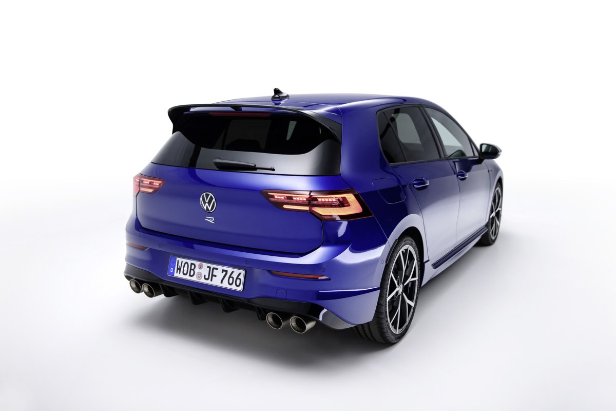 2021-volkswagen_golf_r-3