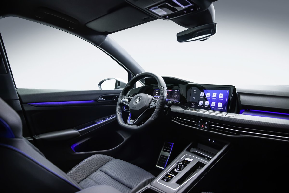 2021-volkswagen_golf_r-6