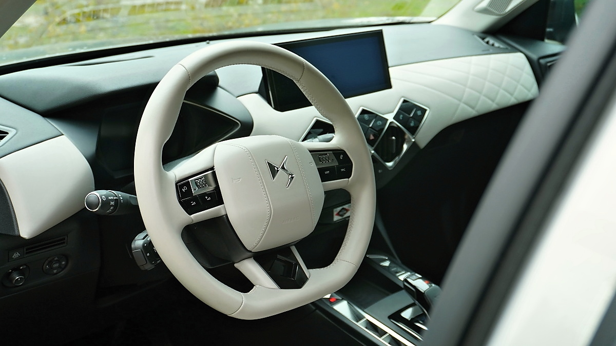 ds3-crossback-e-tense-18