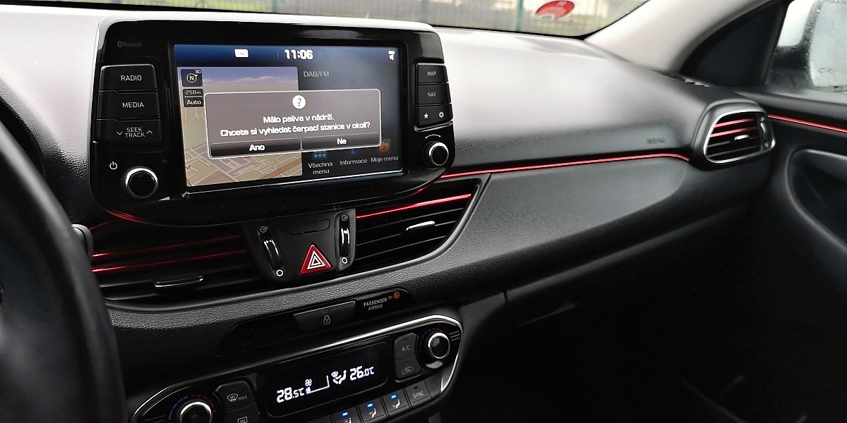 hyundai-i30-fastback-12