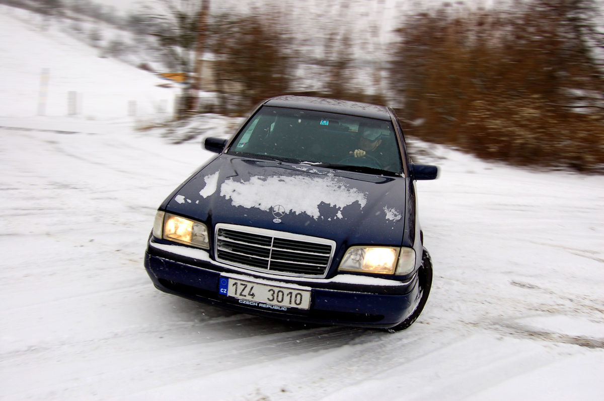 mercedes-benz-c-w202-2