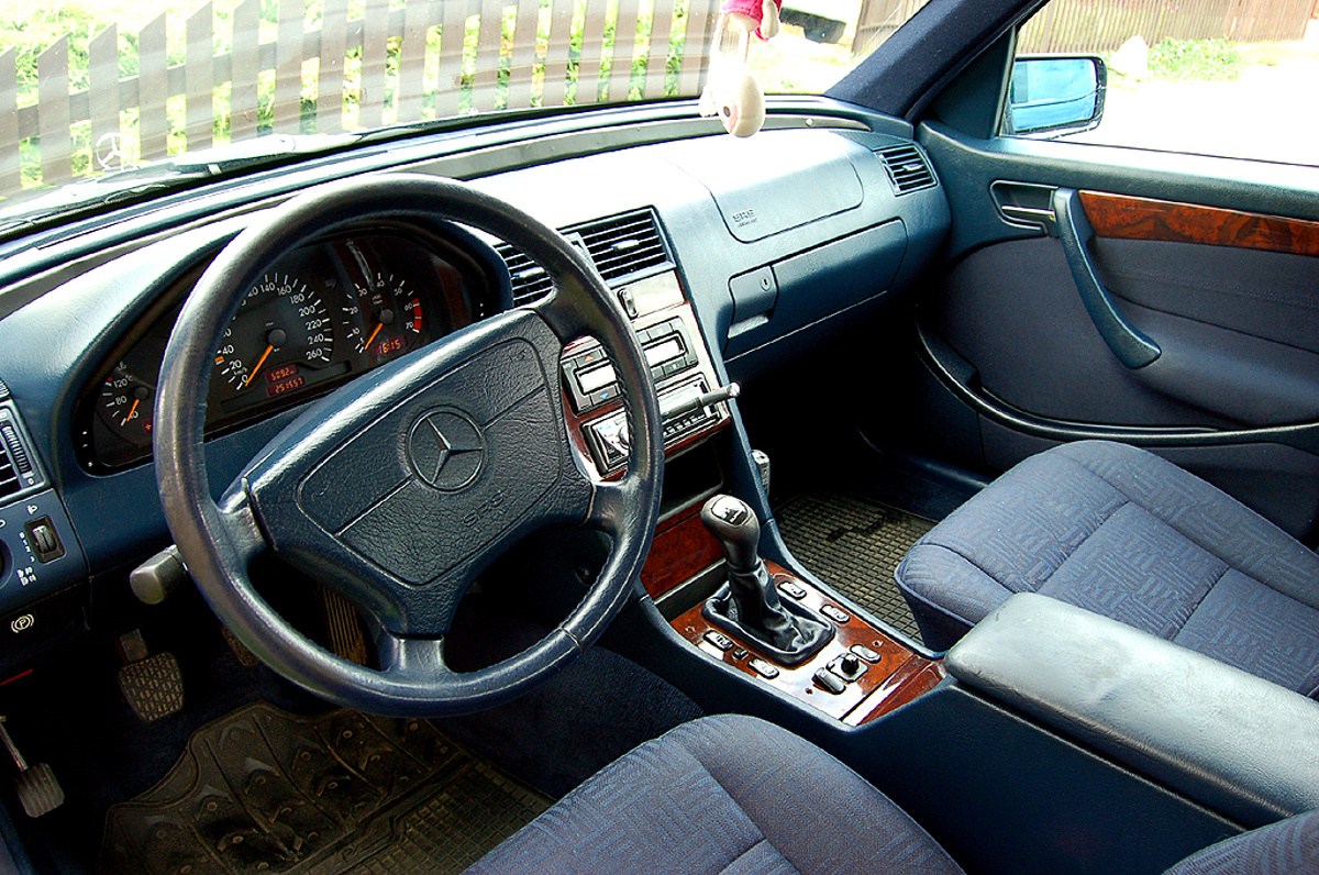 mercedes-benz-c-w202-28