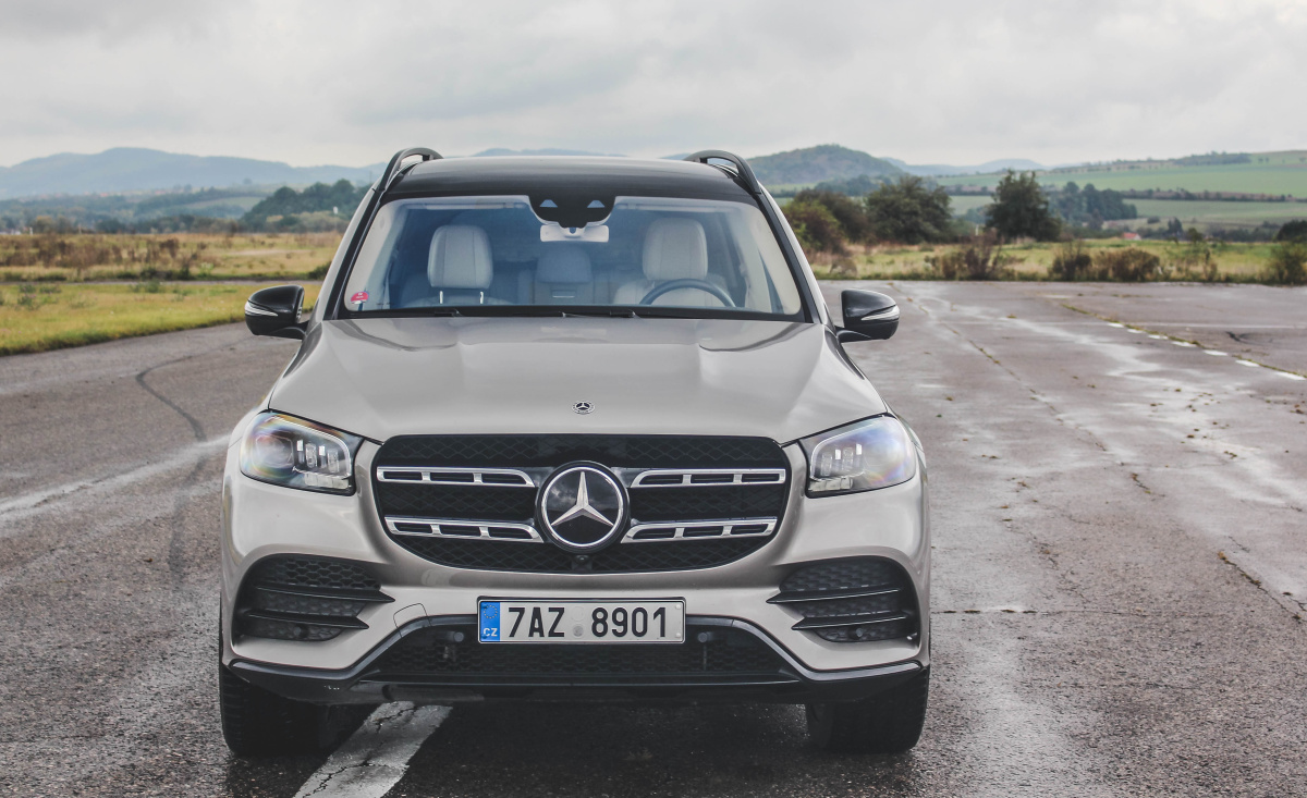 mercedes-benz-gls-2020-8