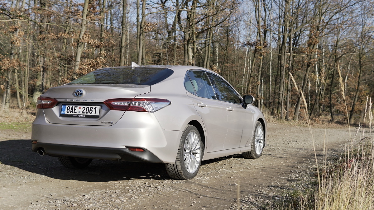 toyota-camry-2020-13