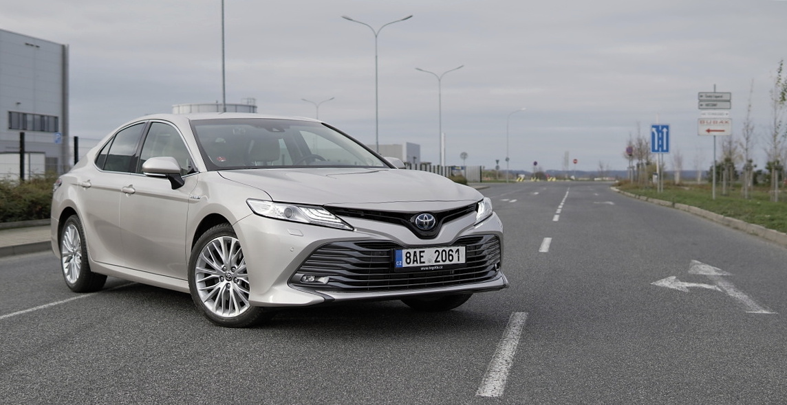 toyota-camry-2020-21