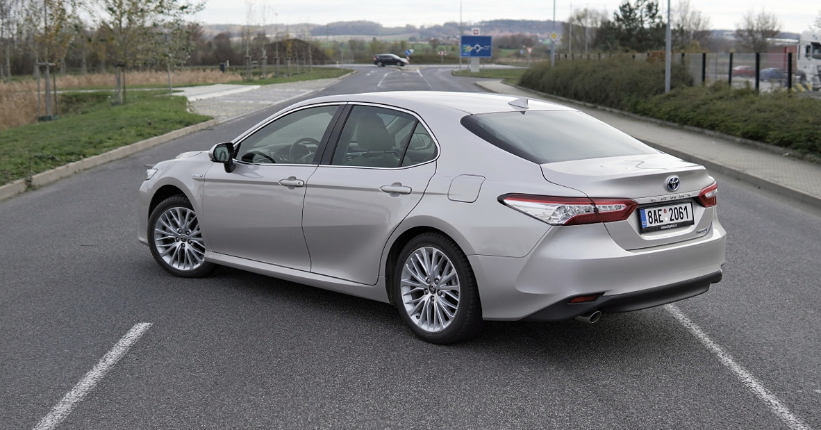 toyota-camry-2020-31