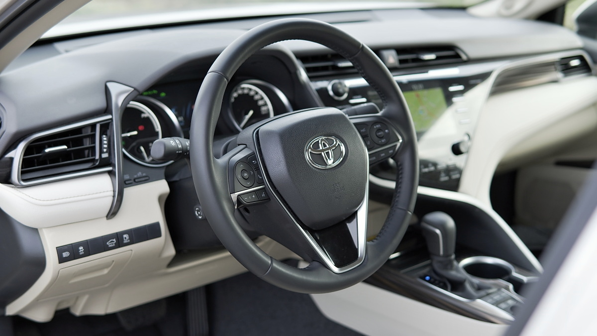 toyota-camry-2020-34