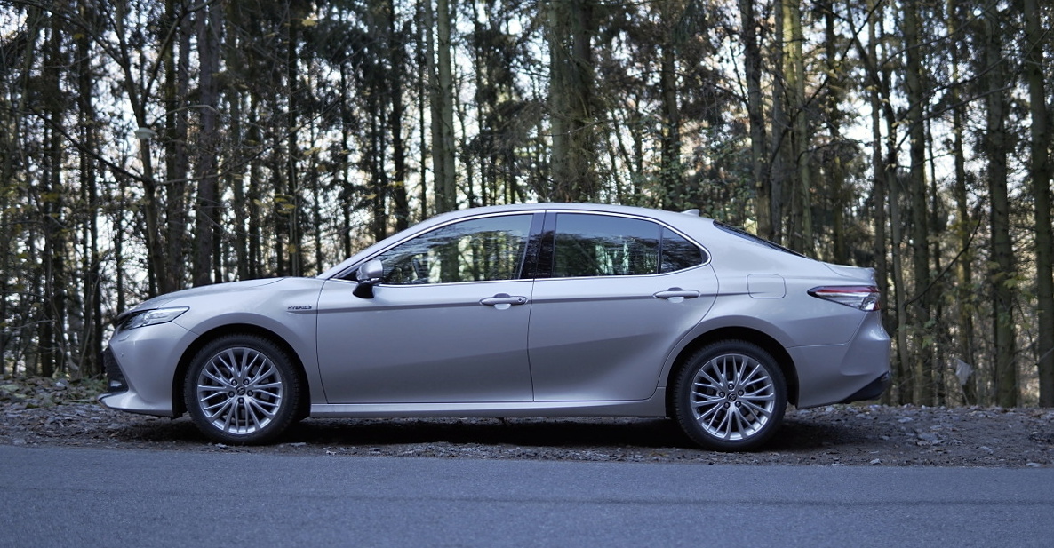 toyota-camry-2020-9