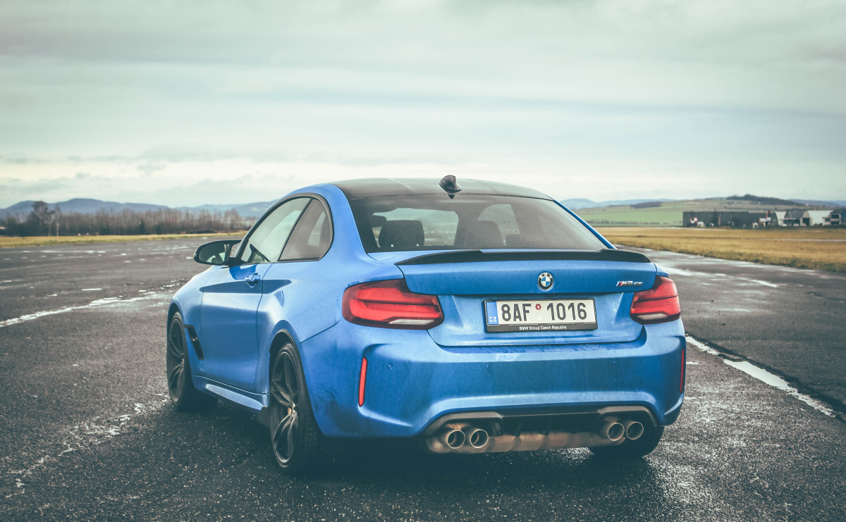 bmw-m2-cs-2