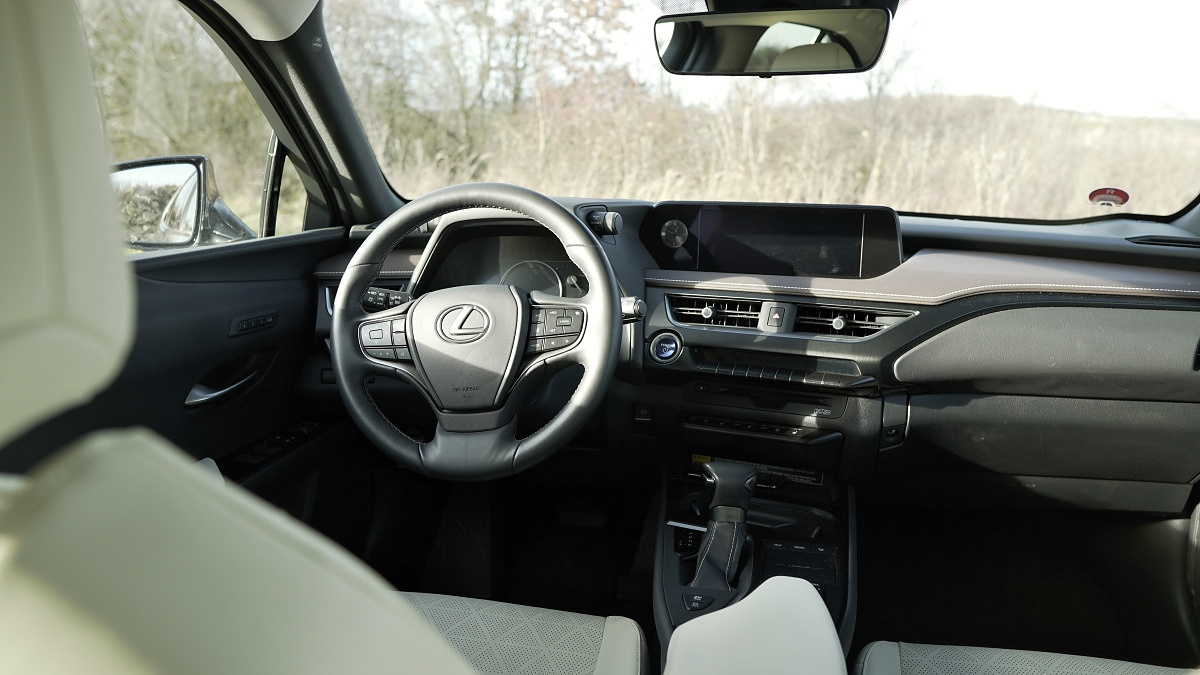 lexus-ux250h-33
