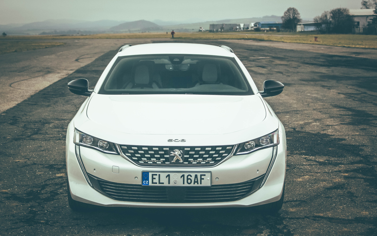 peugeot-508-sw-hybrid-11
