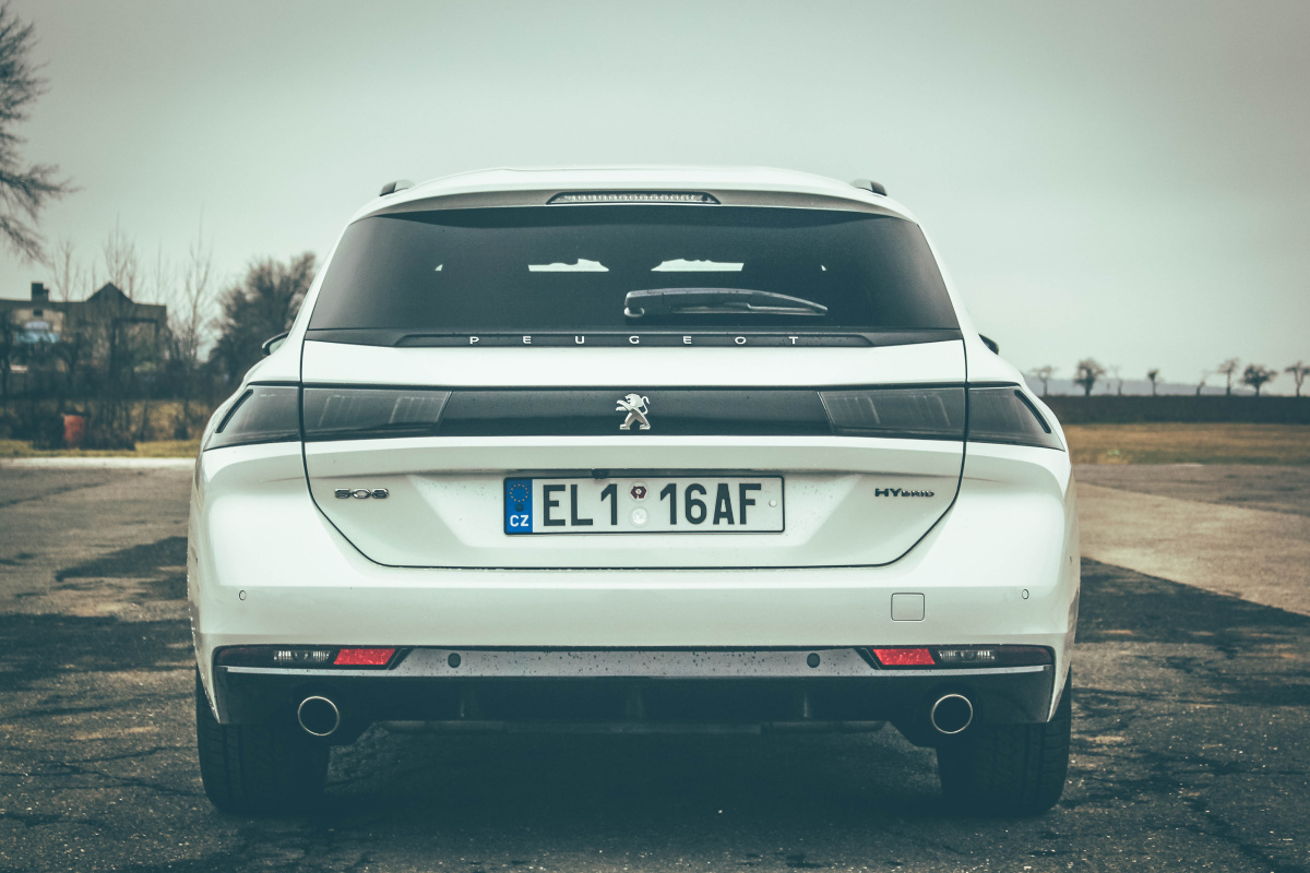 peugeot-508-sw-hybrid-22