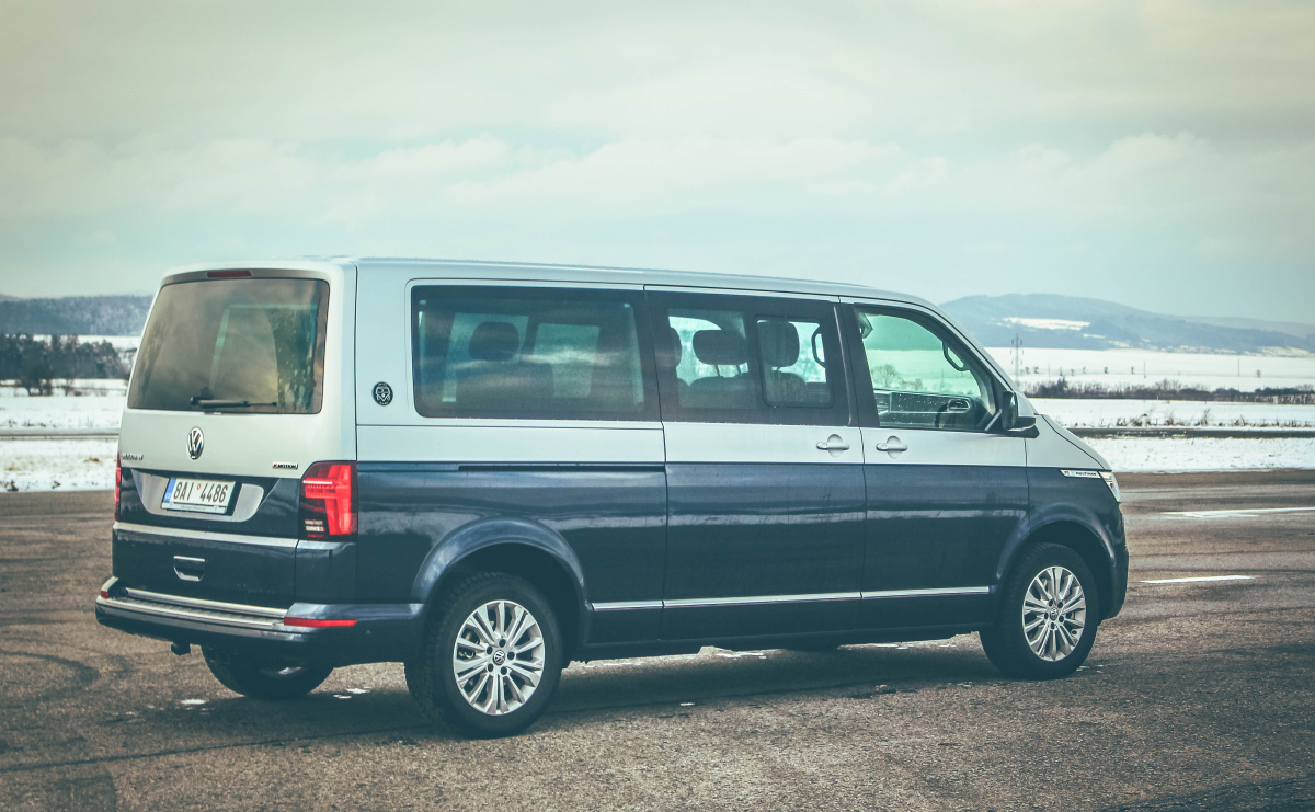 volkswagen-multivan-6-1-comfortline-2