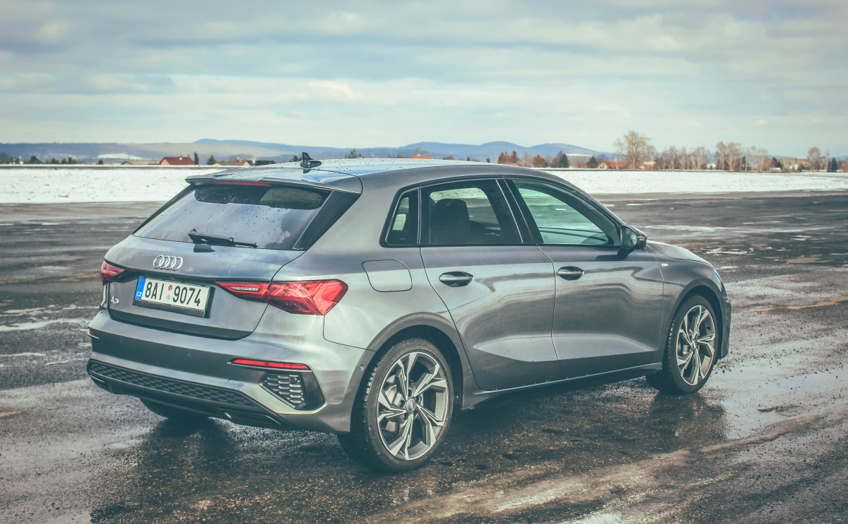 audi-a3-sportback-2021-6