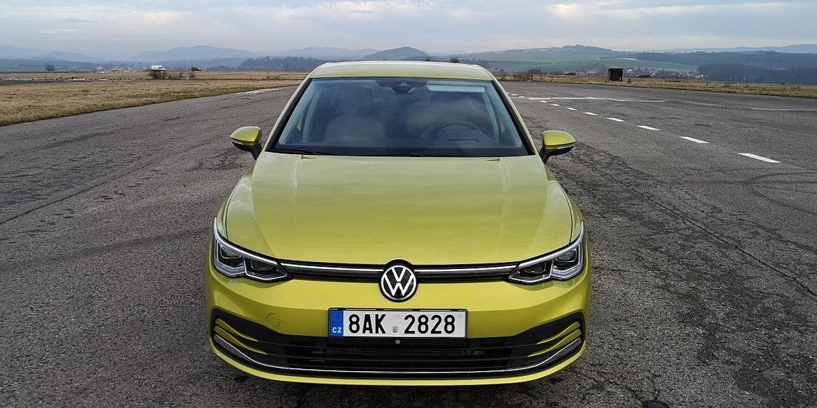 volkswagen-golf-8-10
