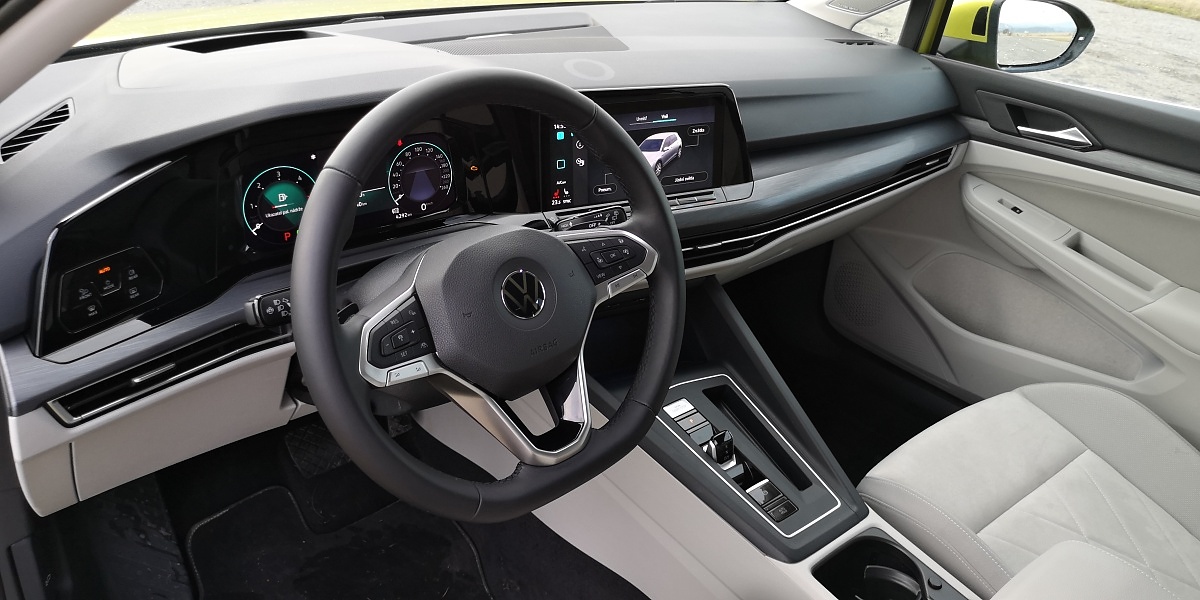 volkswagen-golf-8-25