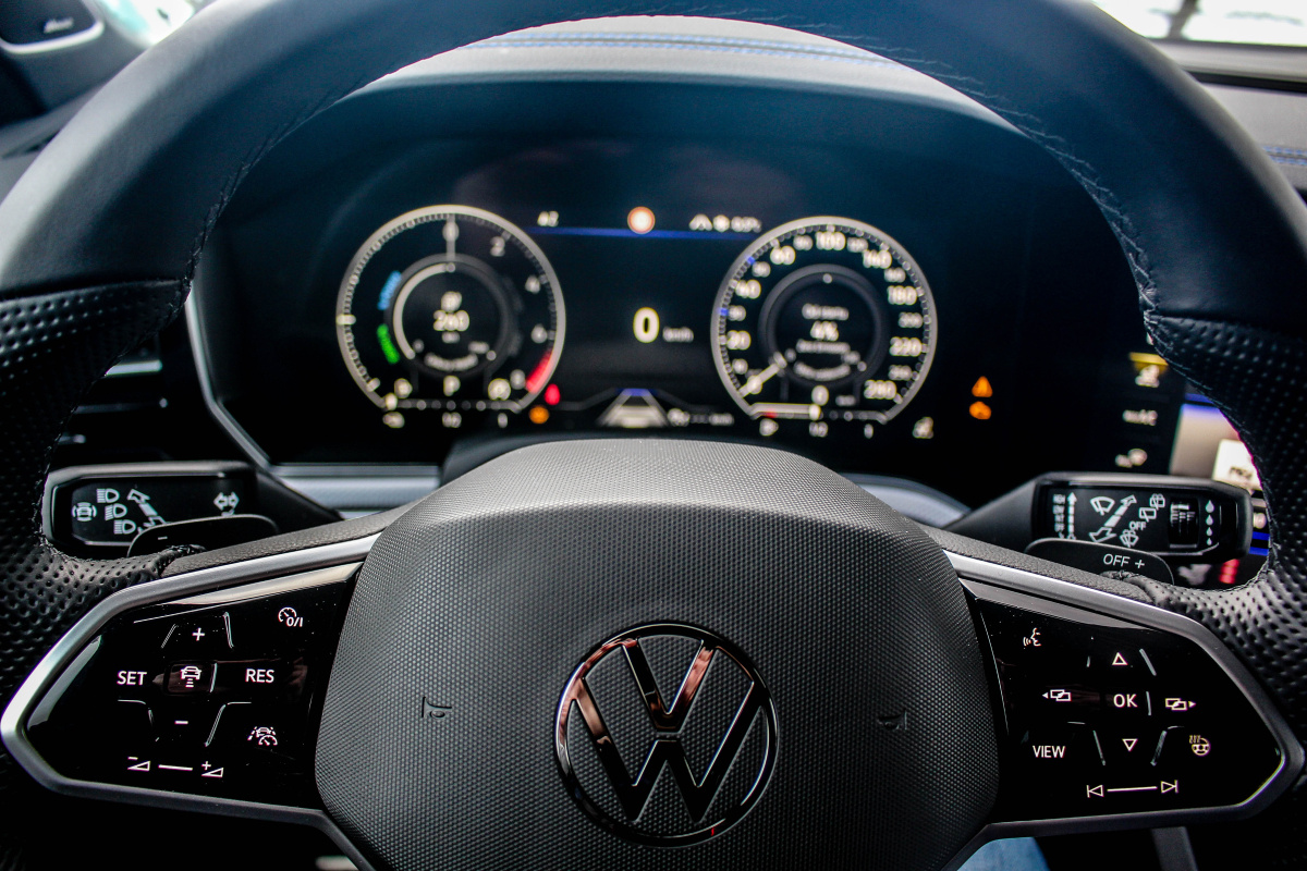 volkswagen-touareg-r-ehybrid-24