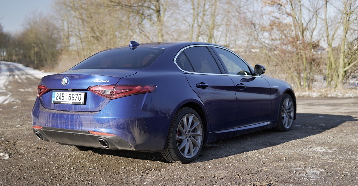 alfa-romeo-giulia-2021-11