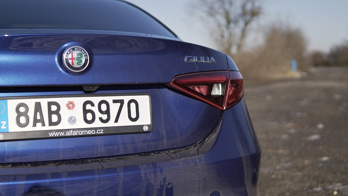 alfa-romeo-giulia-2021-9