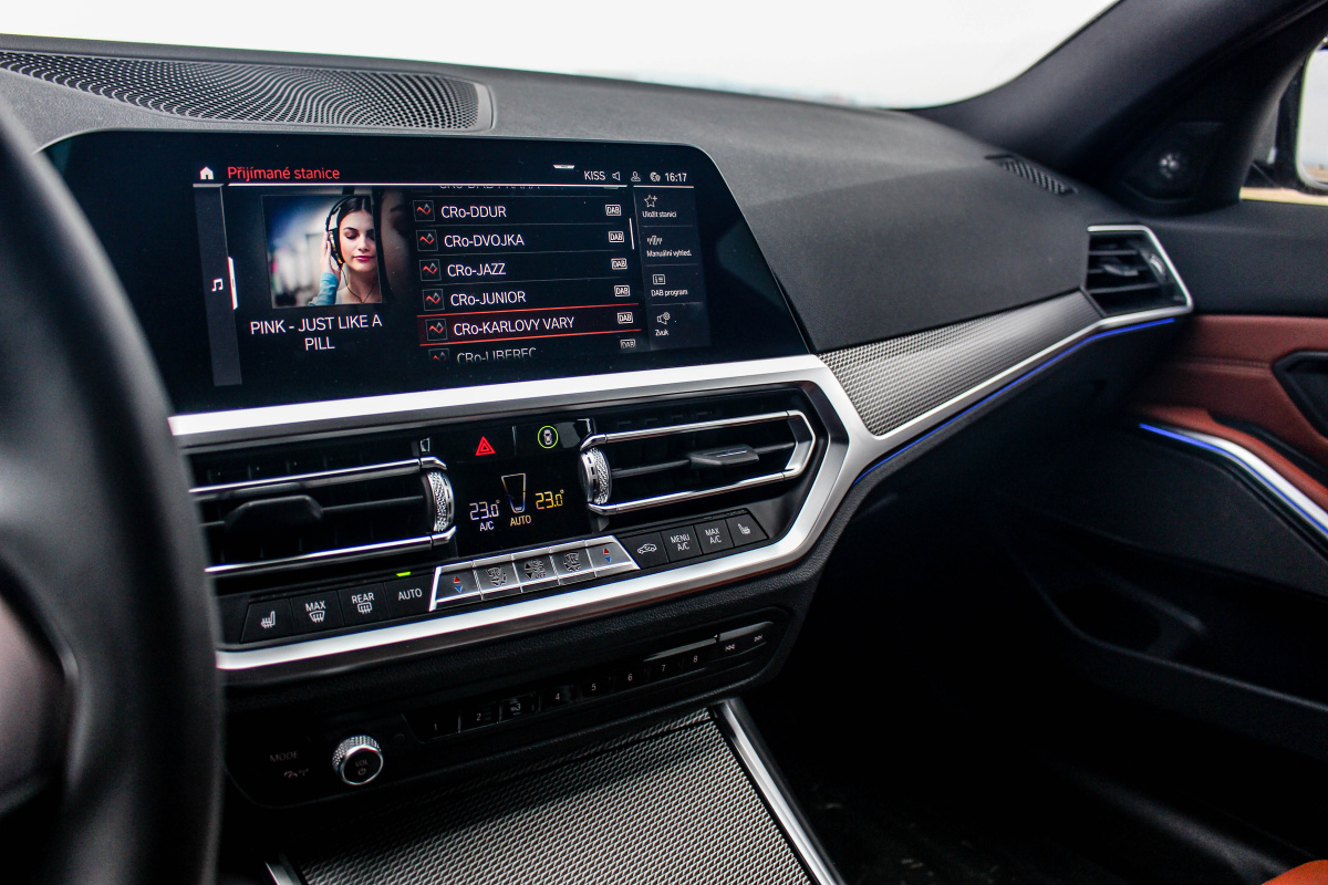 bmw-m340d-xdrive-touring-22