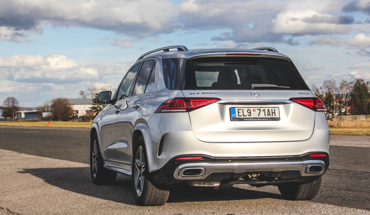 mercedes-benz-gle-2021-25