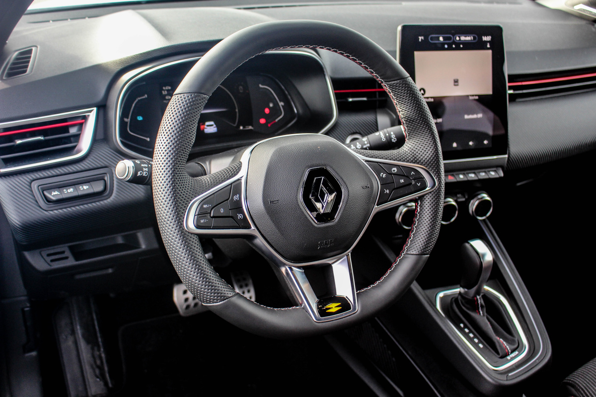 renault-clio-e-tech-13