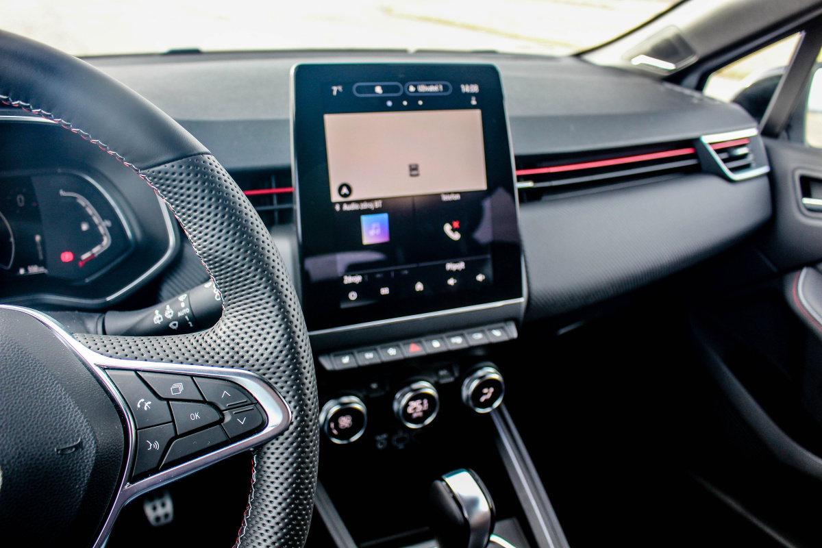 renault-clio-e-tech-16