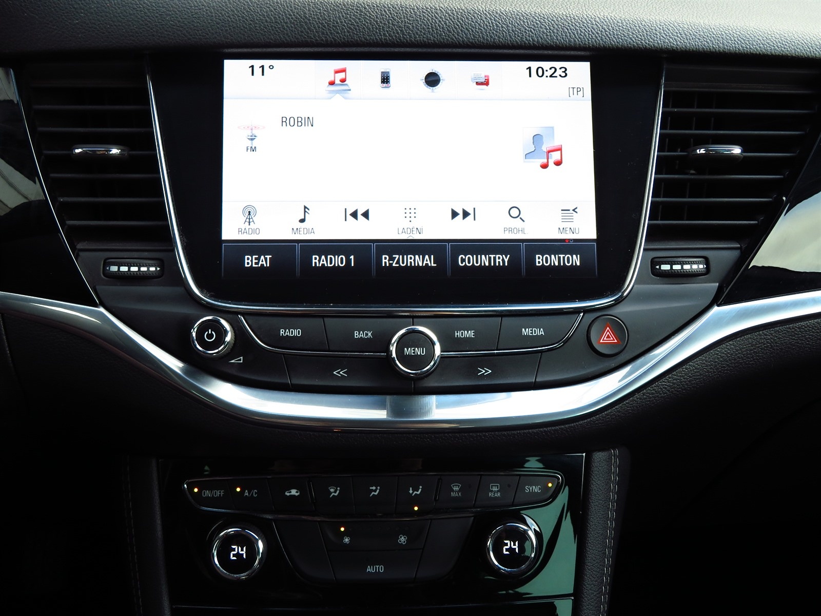 opel-astra-sport-tourer-12
