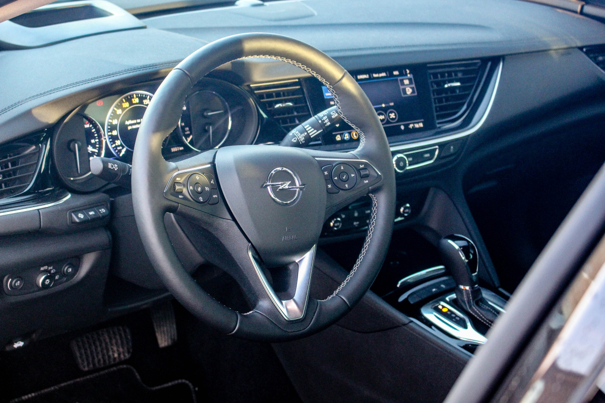 opel-insignia-sports-tourer-2021-17
