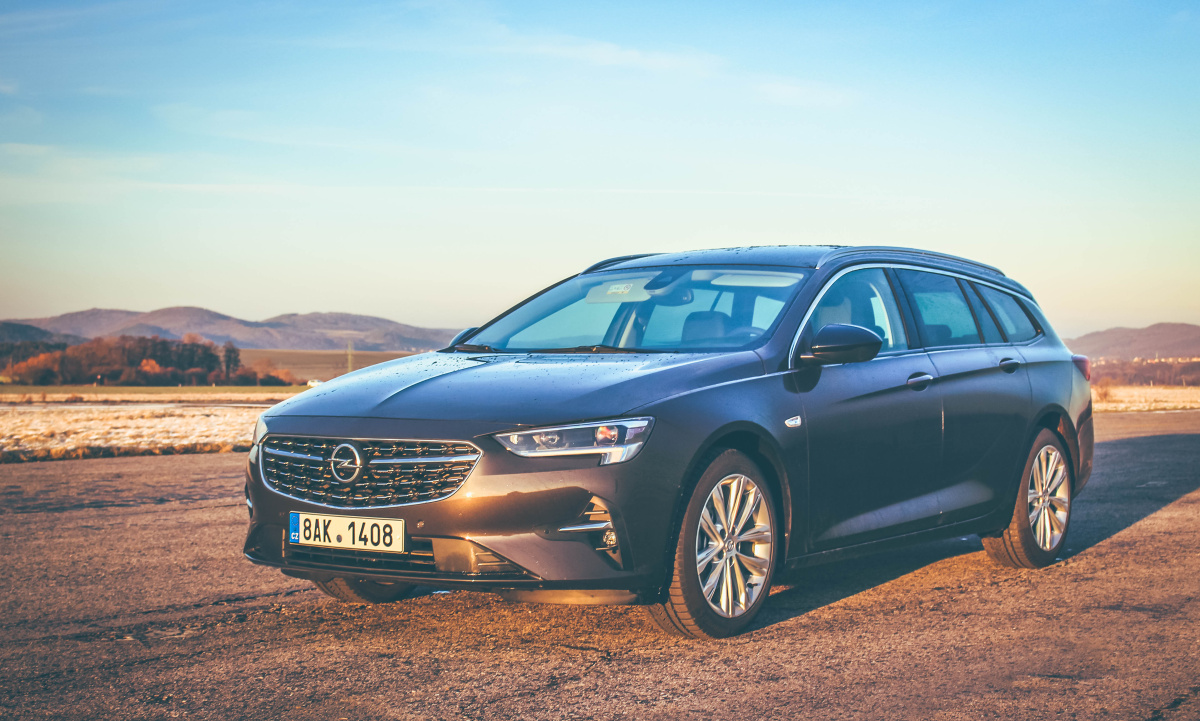 opel-insignia-sports-tourer-2021-2