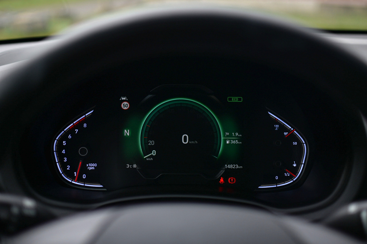 hyundai-i30-fastback-12