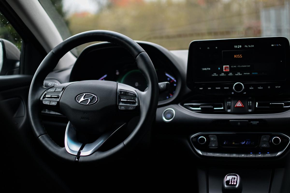 hyundai-i30-fastback-14