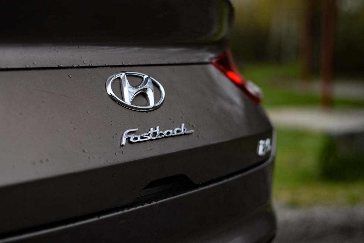 hyundai-i30-fastback-20