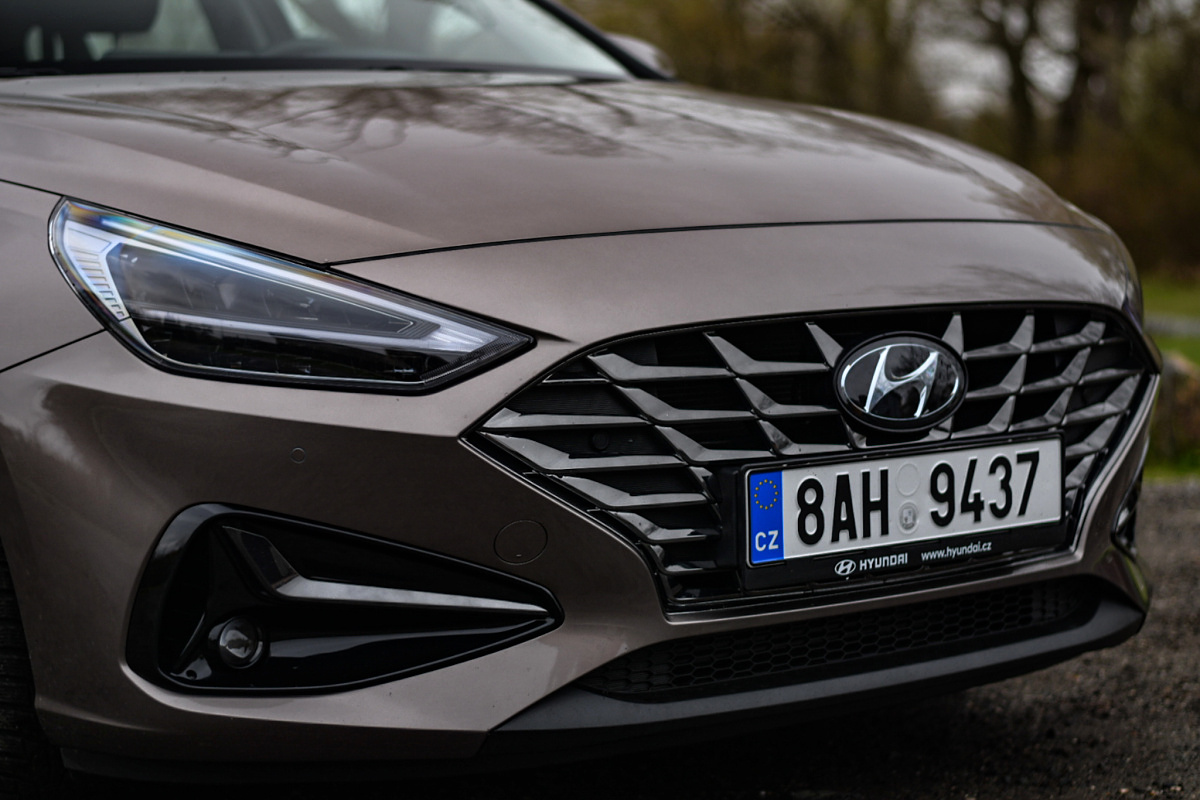 hyundai-i30-fastback-25