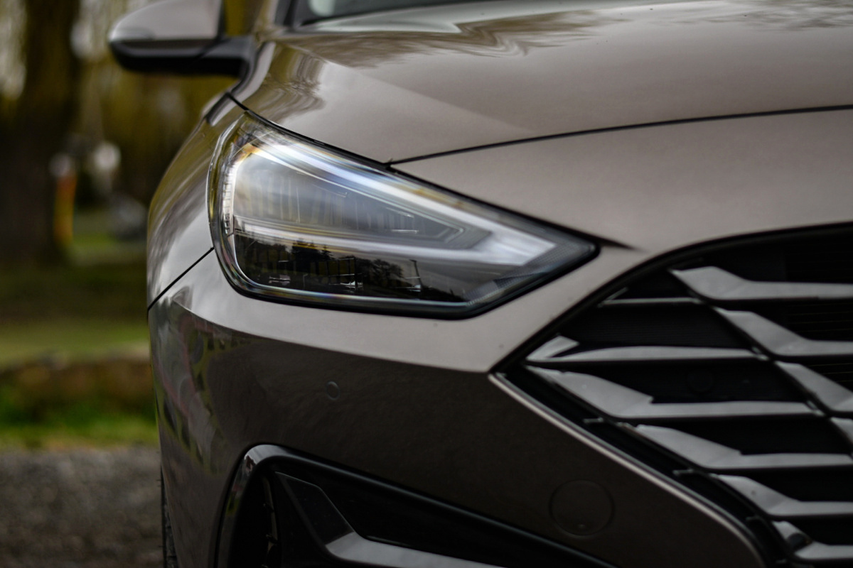 hyundai-i30-fastback-26