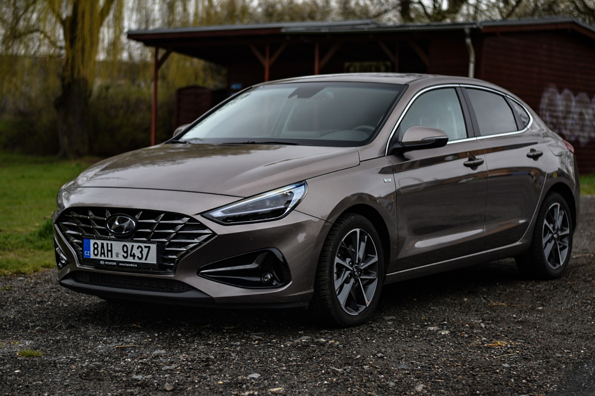 hyundai-i30-fastback-5