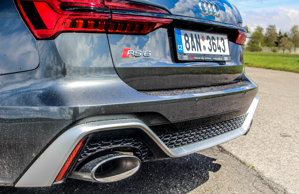audi-rs6-avant-2021-13