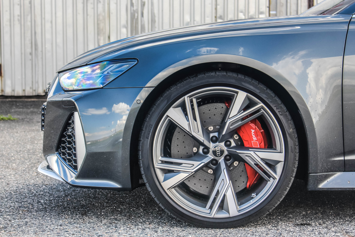 audi-rs6-avant-2021-14