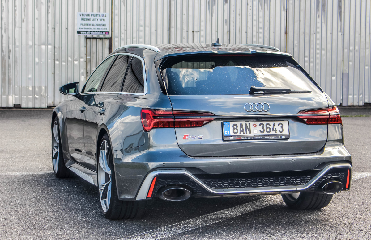 audi-rs6-avant-2021-20