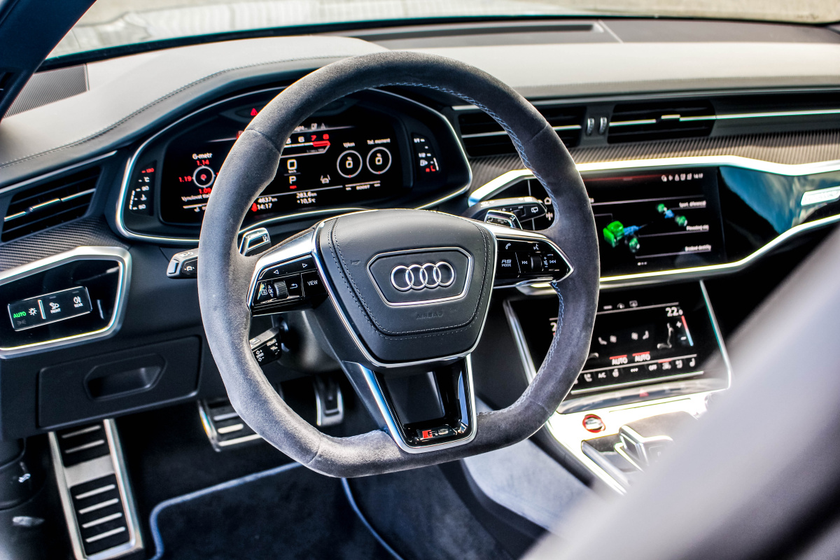 audi-rs6-avant-2021-32