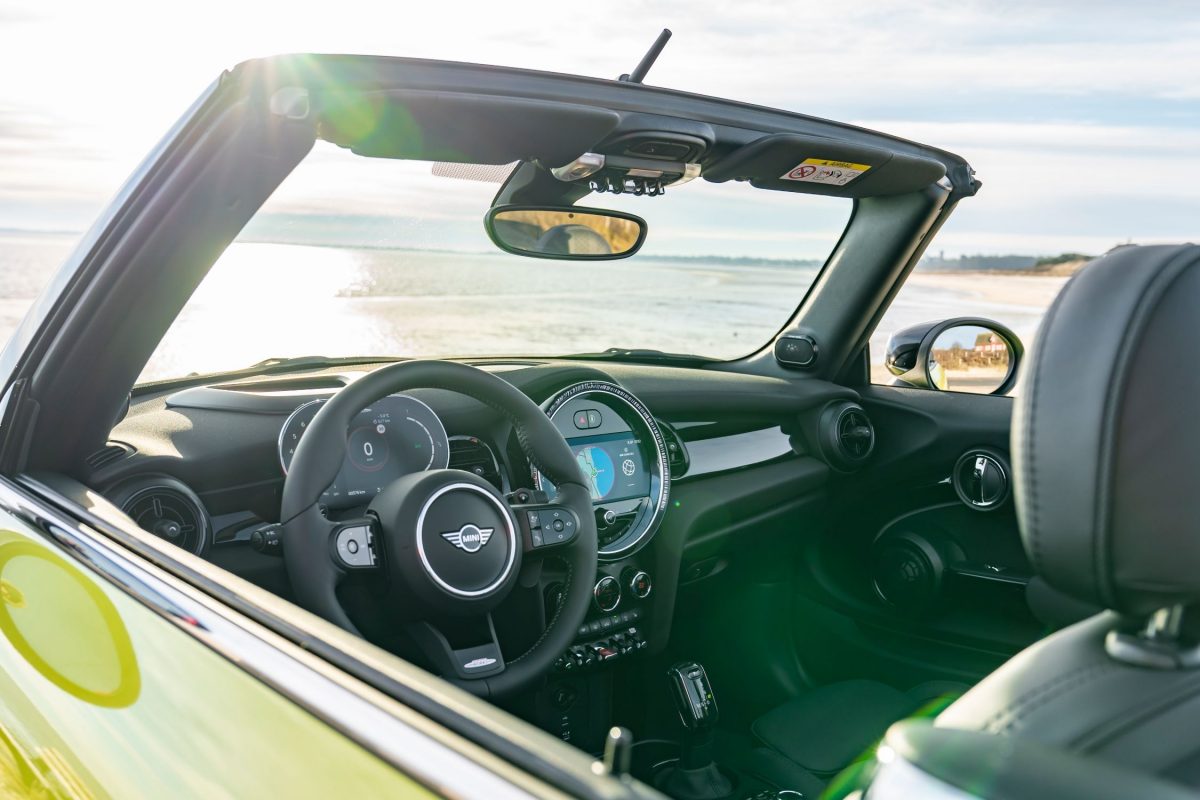 mini-jcw-2021-lci-15