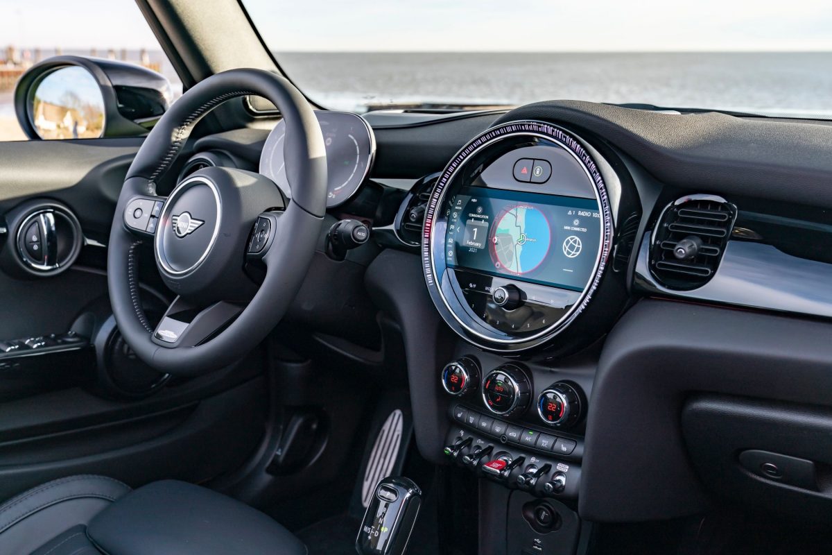 mini-jcw-2021-lci-17