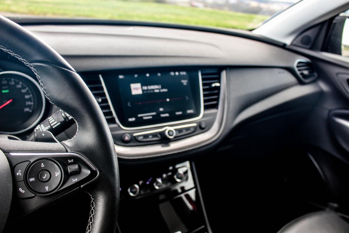 opel-grandland-x-hybrid4-12